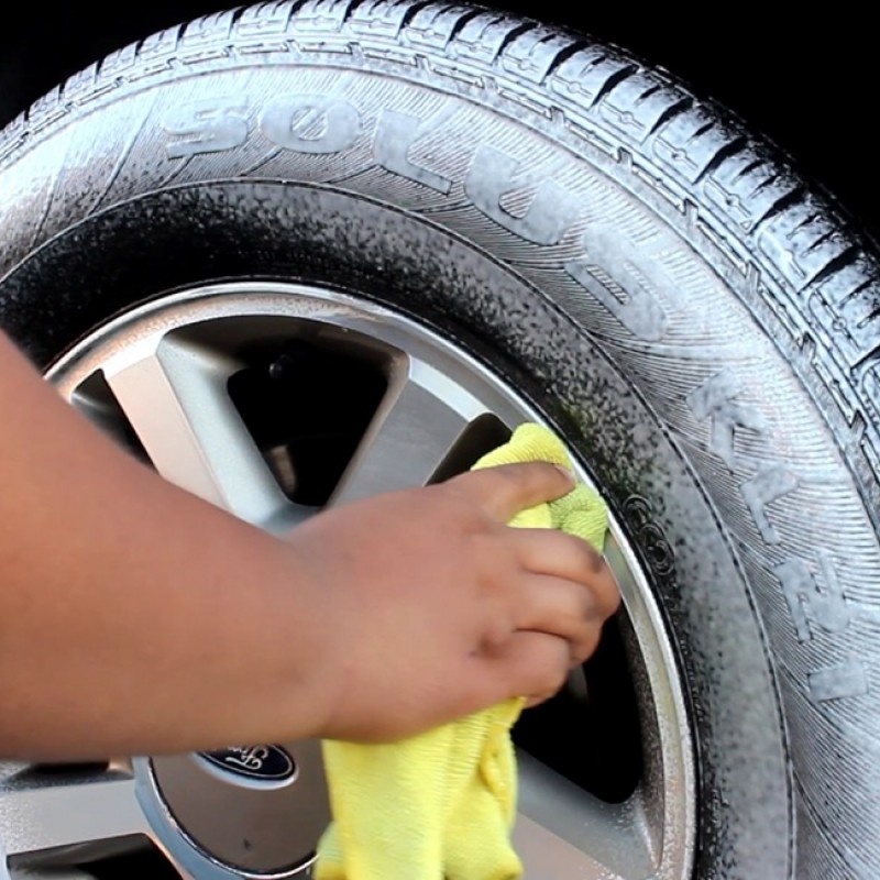 Ενεργός αφρός καθαρισμού και γυαλίσματος ελαστικών Tire foam 500ml